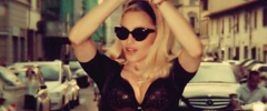 Thumbnail image for Madonna draagt Moschino