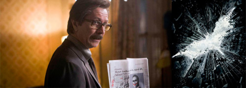 Post image for What does Commissioner Gordon wear in the new Batman movie?