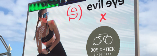 Post image for Bos Optiek uit Den Haag groot te zien op het NK Beachvolleybal